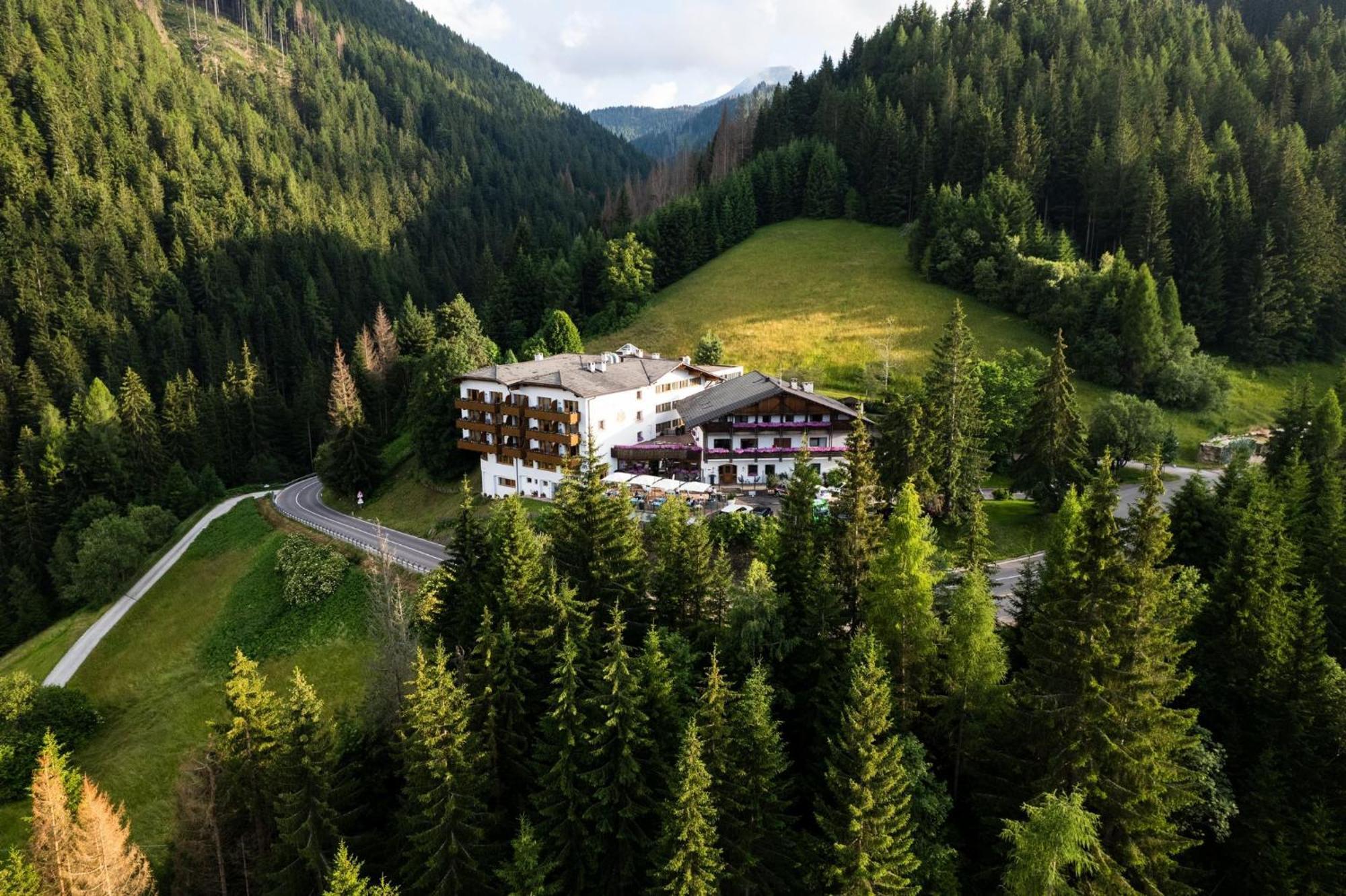 Ganischgerhof Mountain Resort & Spa โนวาโปเนนเต ภายนอก รูปภาพ